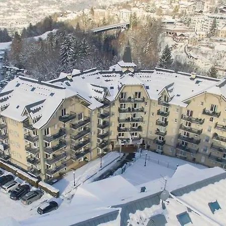 Apartment Next To The Lift! *3bed Apt* Sleeps 8* Parking* Pool Saint-Gervais-les-Bains