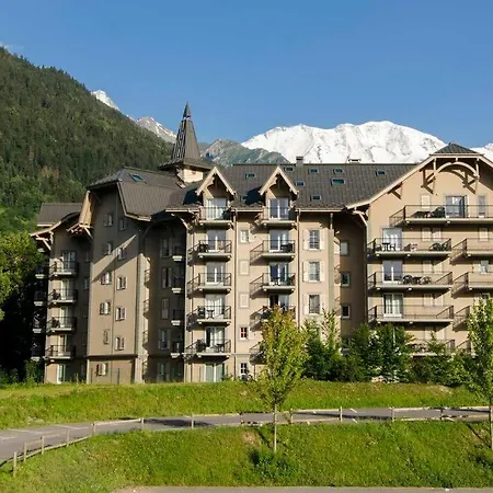 Apartment Next To The Lift! *3bed Apt* Sleeps 8* Parking* Pool Saint-Gervais-les-Bains