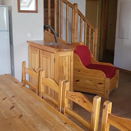 Next To The Lift! *3bed Apt* Sleeps 8* Parking* Pool Apartment