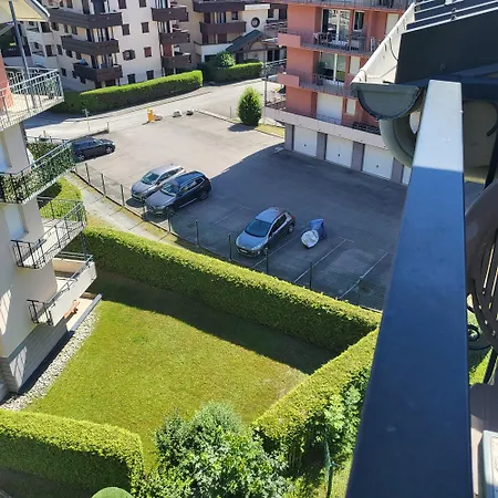 Next To The Lift! *3bed Apt* Sleeps 8* Parking* Pool *